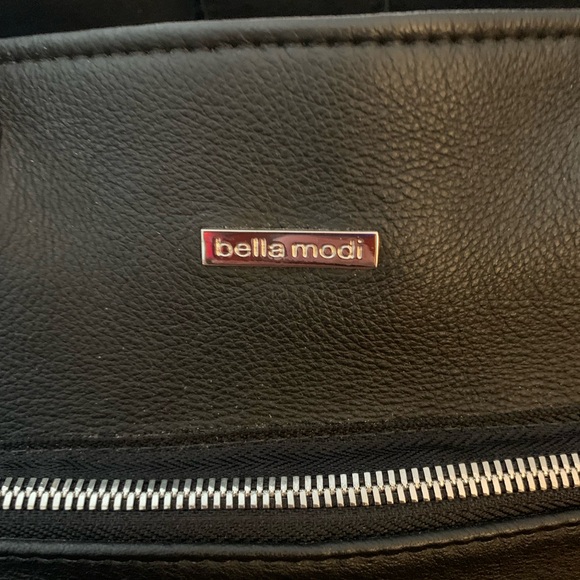 Large Bella Modi Black and Tan Leather Purse - Picture 2 of 5